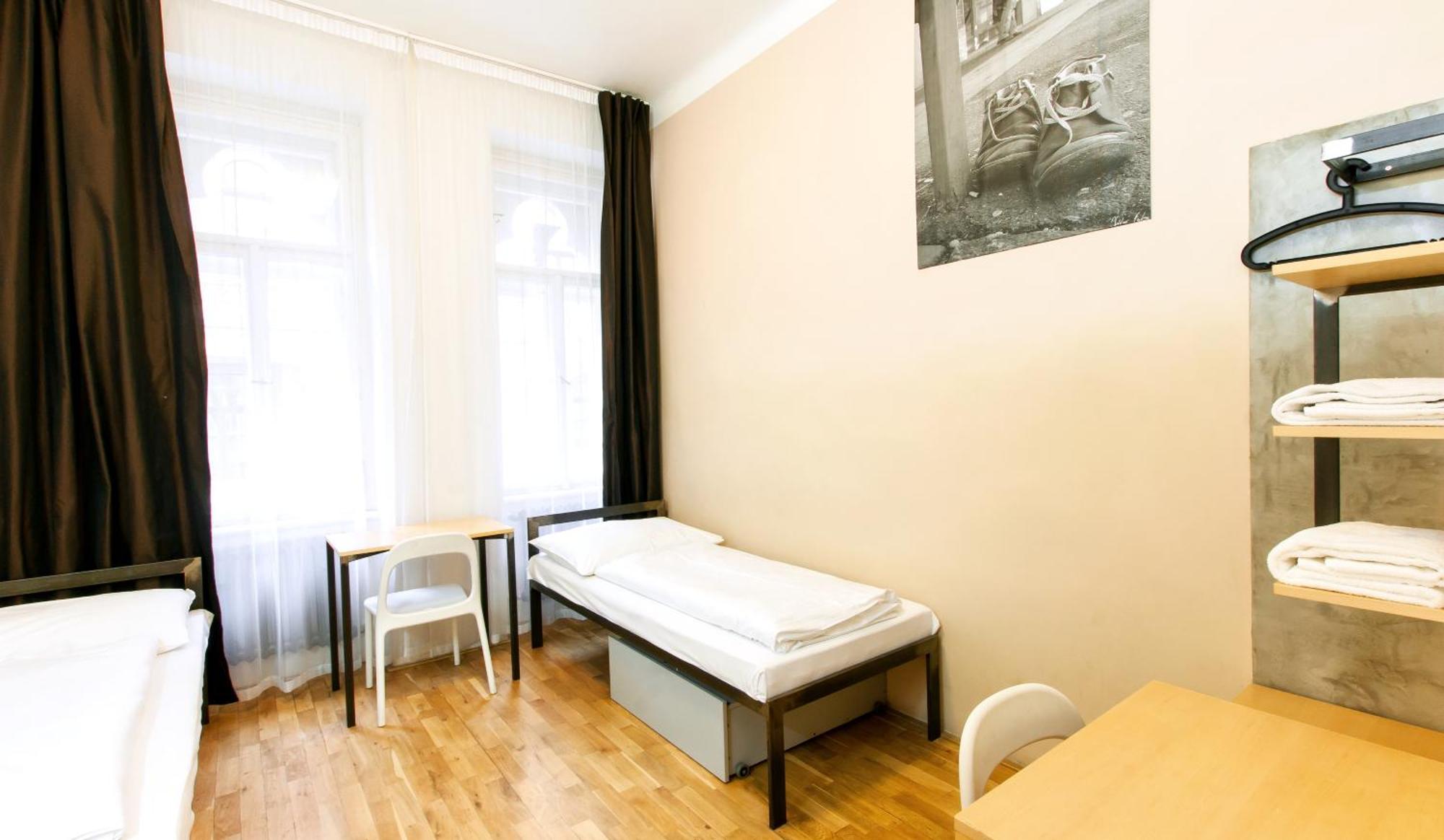 Twin Room,1209832228:JPEG